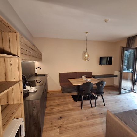 Alpenspitz Appartements - Garni - B&B Racines Εξωτερικό φωτογραφία