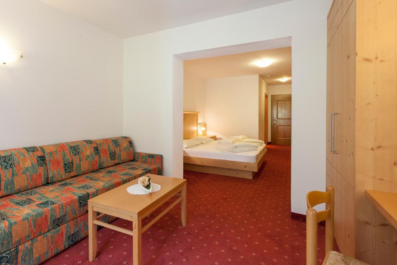 Alpenspitz Appartements - Garni - B&B Racines Εξωτερικό φωτογραφία