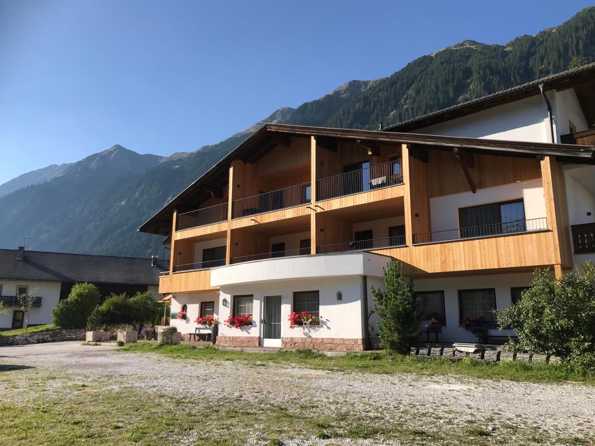 Alpenspitz Appartements - Garni - B&B Racines Εξωτερικό φωτογραφία